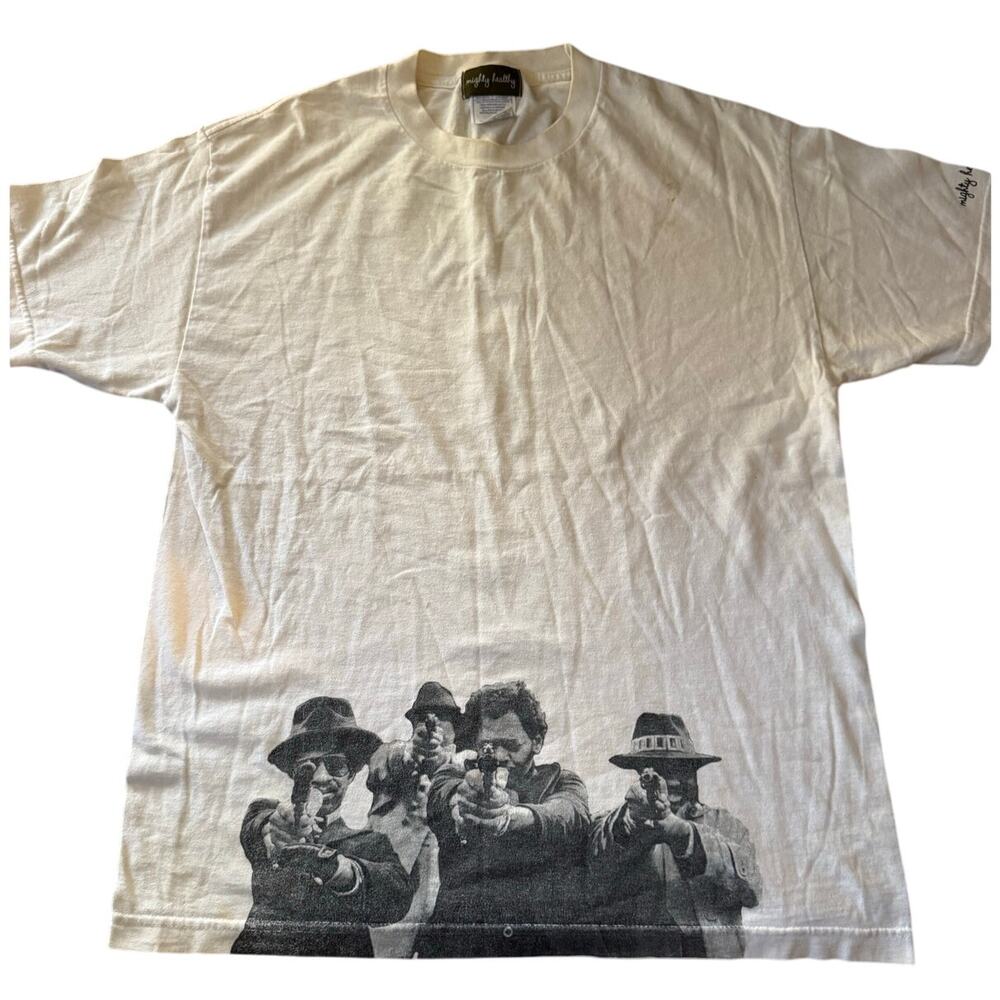 Mighty Healthy graphic t-shirt